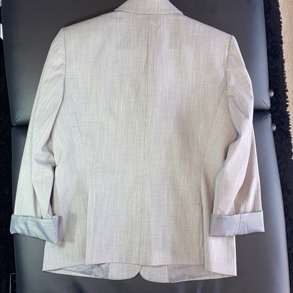 Tahari blazer - Picture 2 of 6